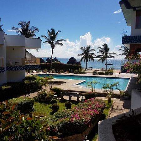 Beachcomber Hotel And Resort ดาร์เอสซาลาม ภายนอก รูปภาพ