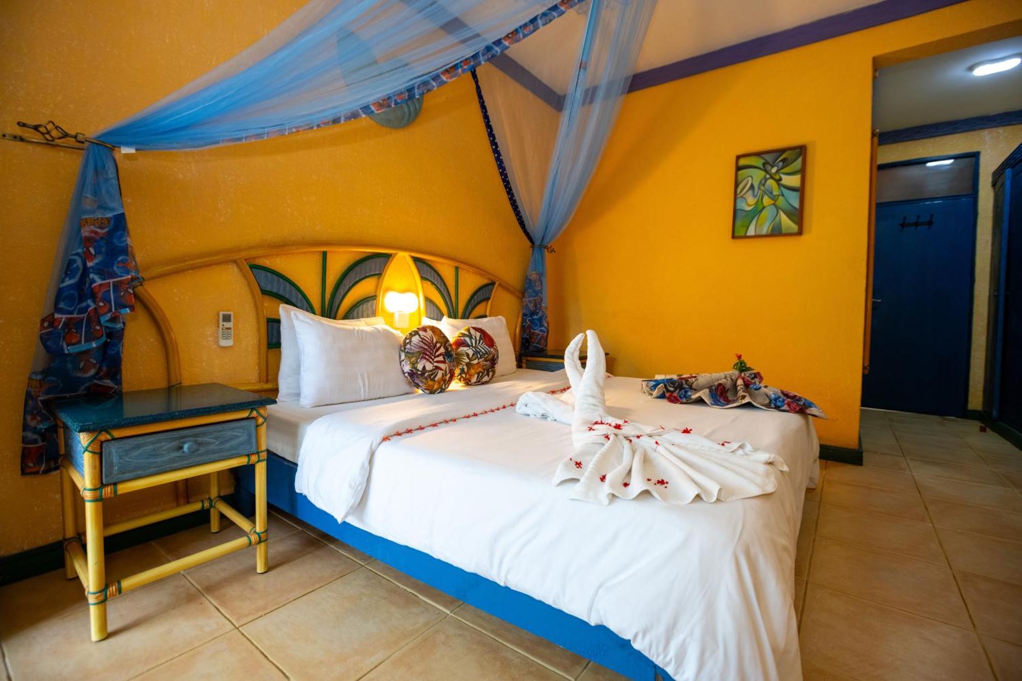 Beachcomber Hotel And Resort ดาร์เอสซาลาม ภายนอก รูปภาพ
