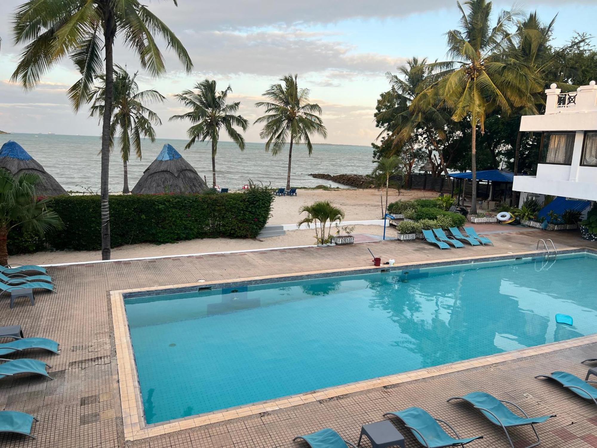 Beachcomber Hotel And Resort ดาร์เอสซาลาม ภายนอก รูปภาพ