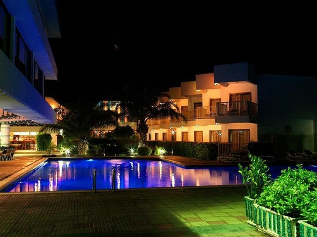 Beachcomber Hotel And Resort ดาร์เอสซาลาม ภายนอก รูปภาพ